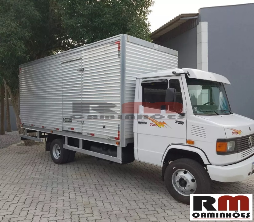 Mercedes Benz  710 2007