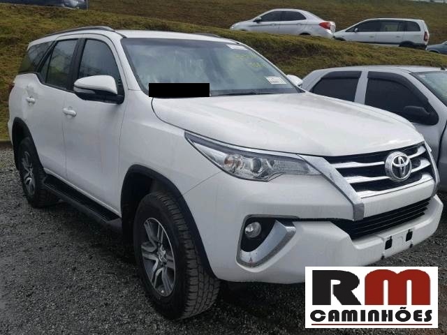 TOYOTA HILUX SW4 2017