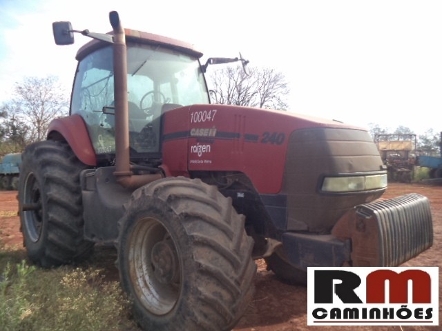 TRATOR CASE 240 ANO 2010